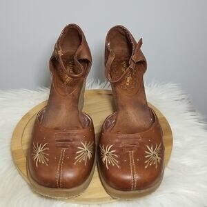 Rare! Vintage Y2K Paris Blues Brown Ankle Strap Leather Heels